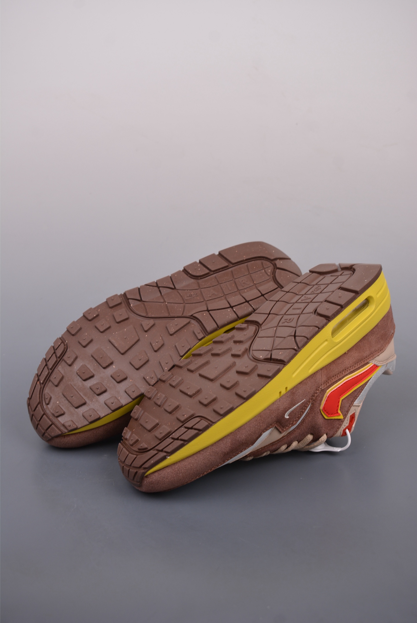 Nike Air Max 1 Donkey Kong Brown HV5776-200