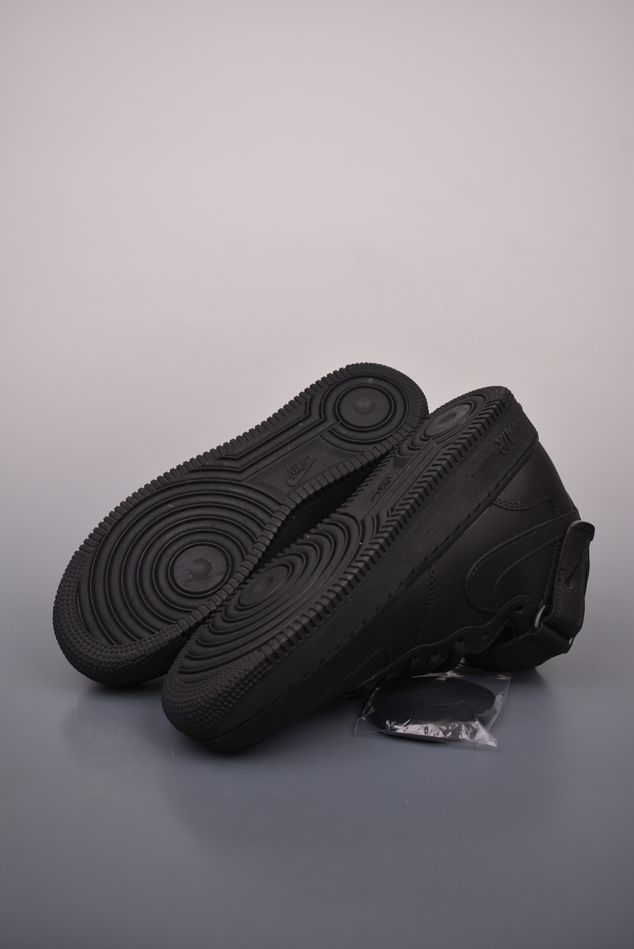 Nike Air Force 1'07 MidTriple Black 315123-001
