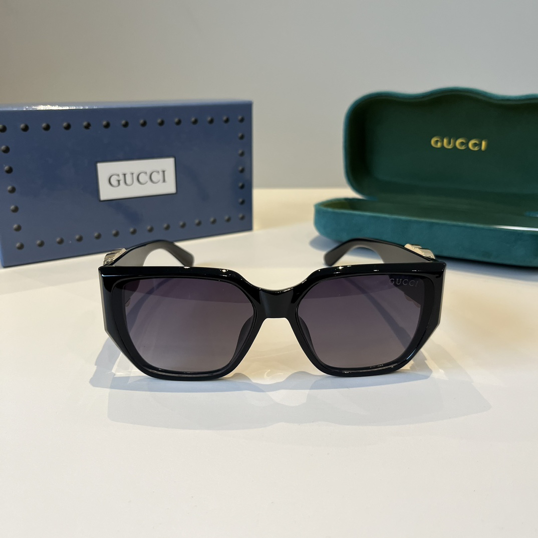 Gucci Square Frame Sunglasses