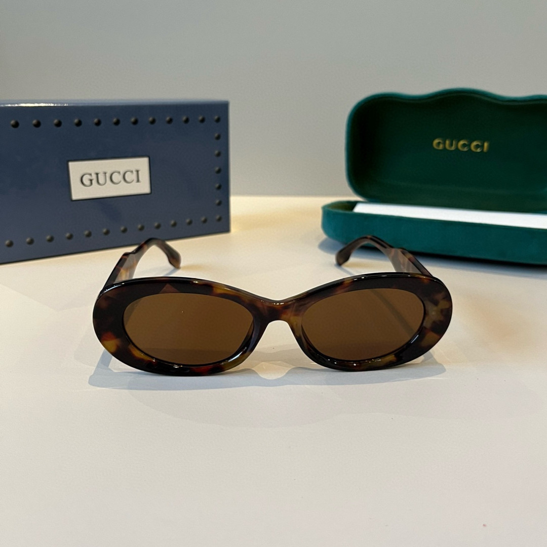 Gucci Round Frame Sunglasses