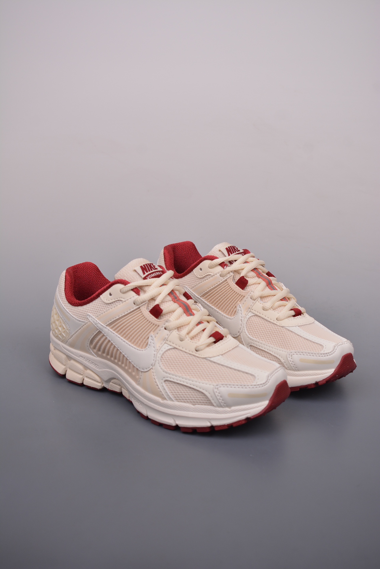 Nike Zoom Vomero 5 Valentine's Day HF0737-111