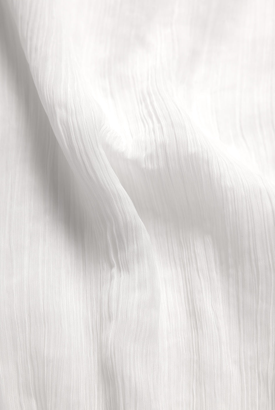 Blusa blanca de cuello alto