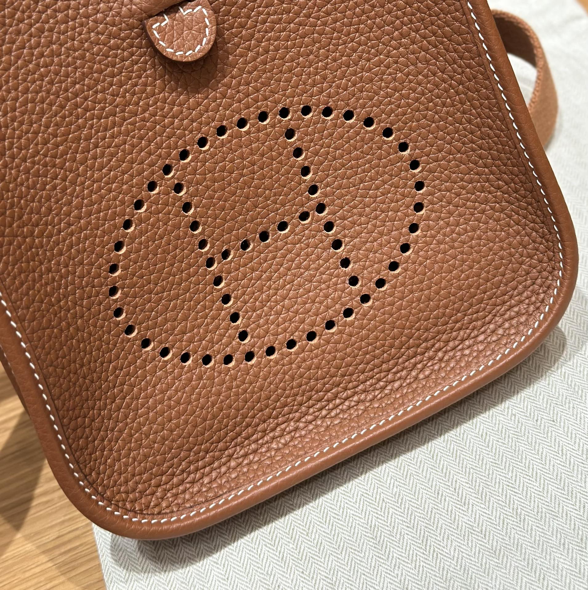 Hermès Evelyne 37gold handbag (handmade to order)