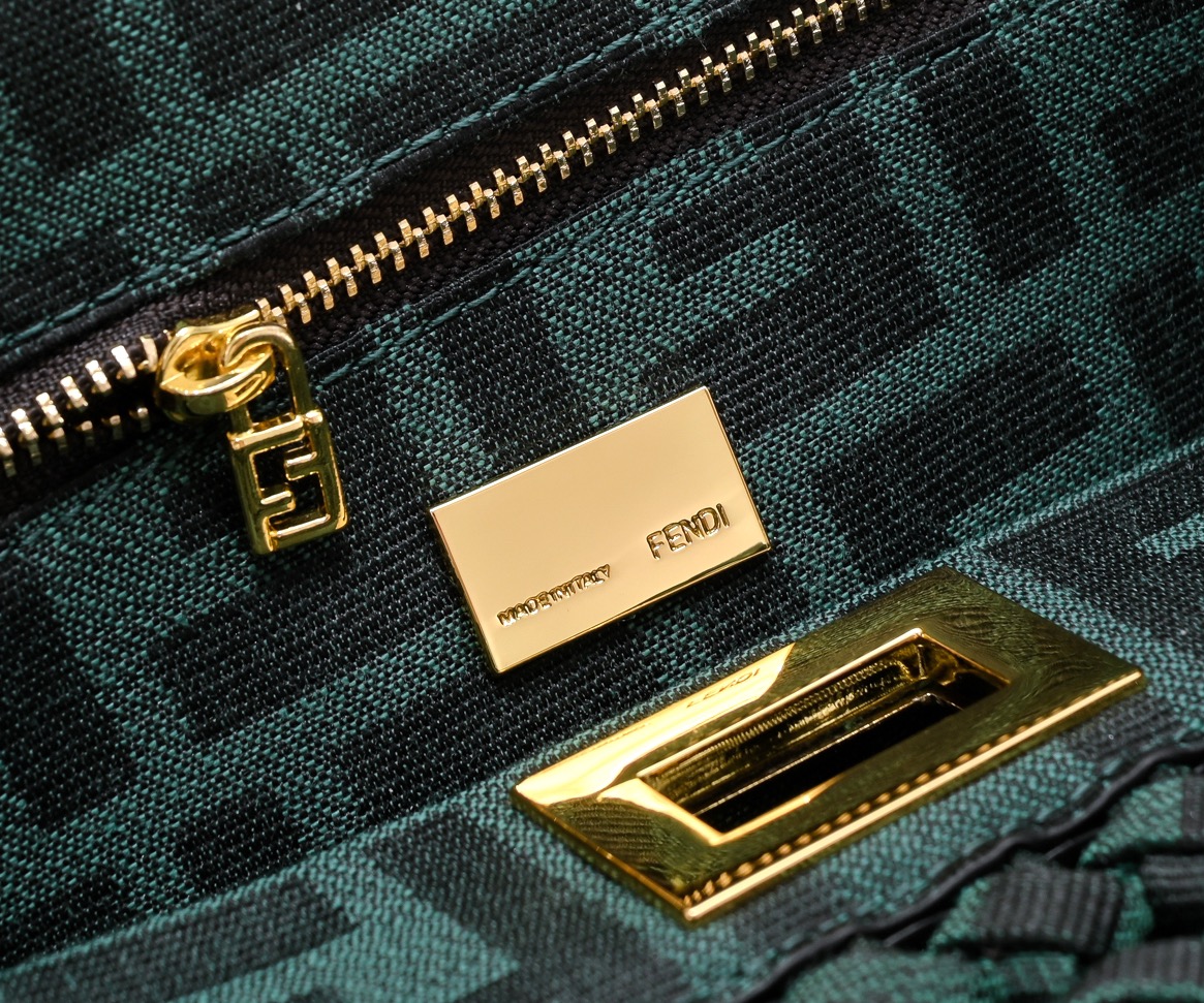FENDI ekaboo classic handbag 4406
