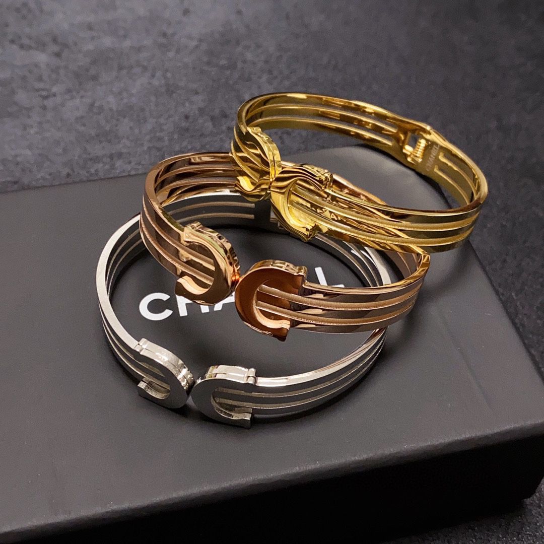 Chanel hollow bracelet