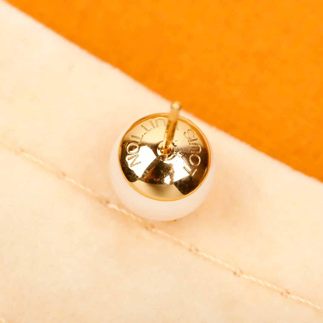 Louis Vuitton Hoop Pearl Earrings