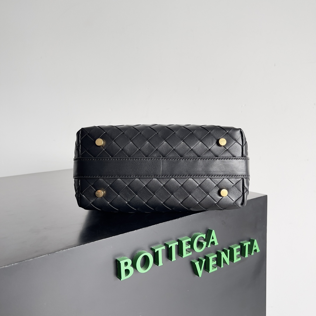Bottega Veneta Year of the Snake Limited Edition Wallace Handbag 754443