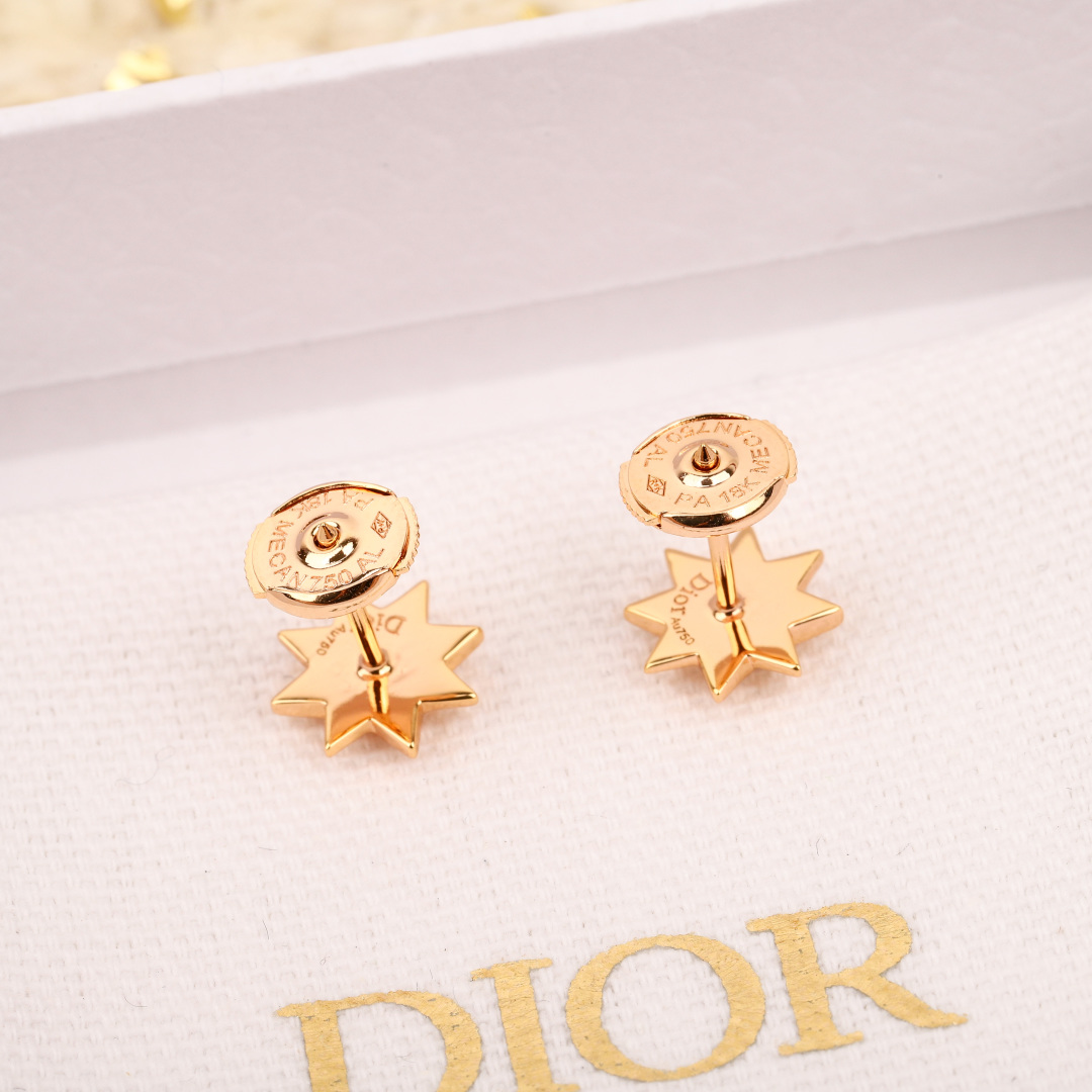 Dior eight-pointed star earrings