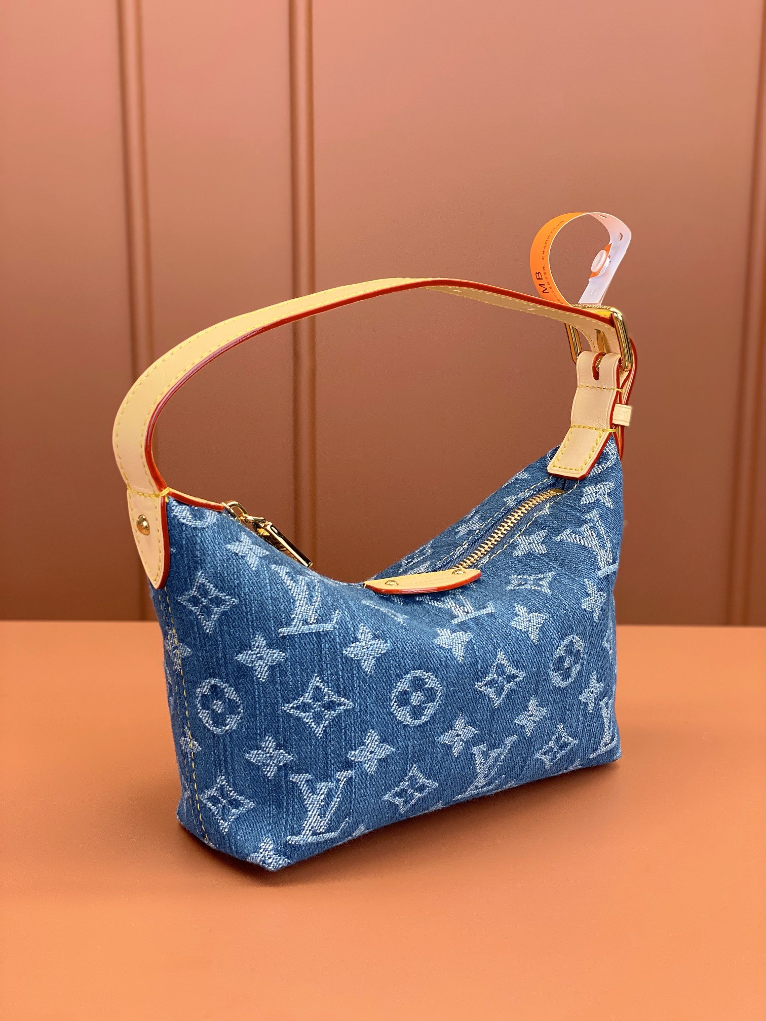 Louis Vuitton HILLS POCHETTE Clutch M82949