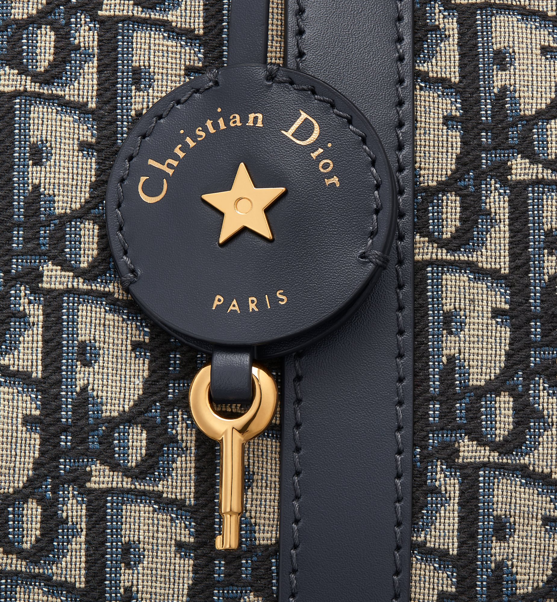 Dior Dior Groove 25 Handbag M1365UTZQ_M928