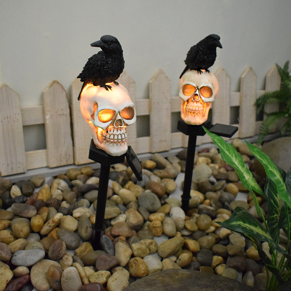 1pc Crow Skull Solar Garden Light, Garden Ground Plug-in Light, Garden Outdoor Waterproof Solar Light Stake, Outdoor Decoration Walkway Patio Yard Lawn