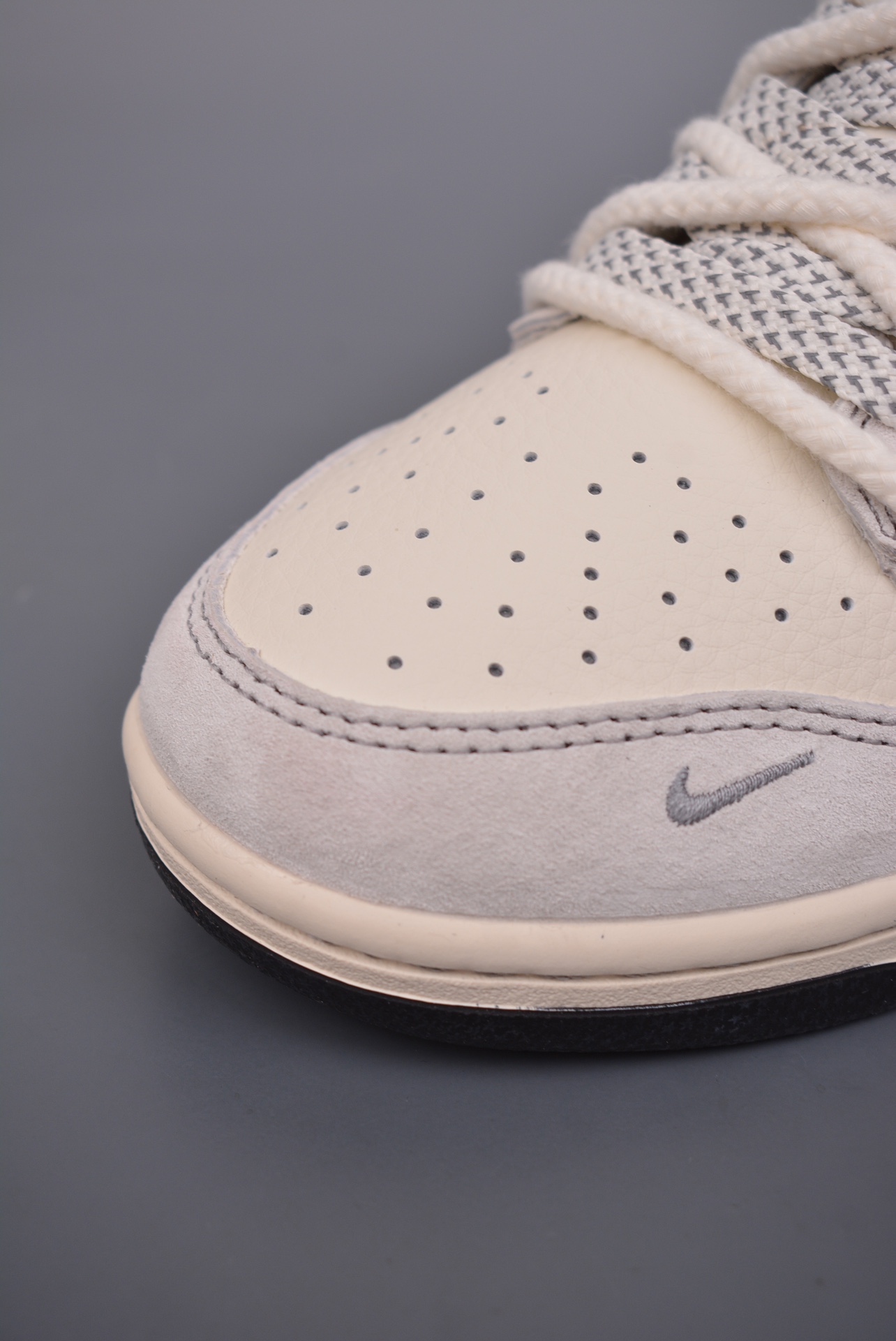 The North Face x Nike SB Dunk Low Year of the Snake off-white light gray DM6868-007