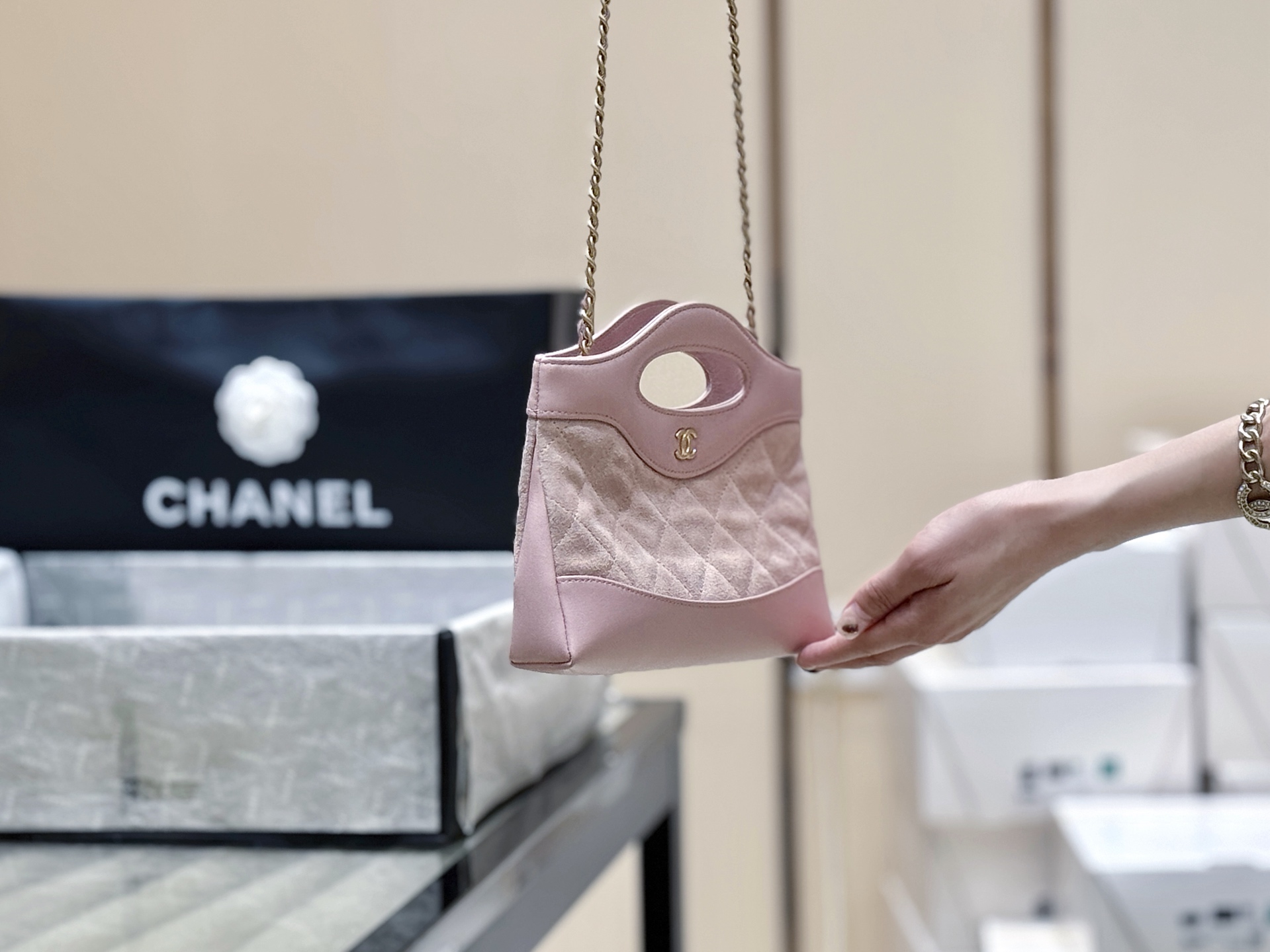 Chanel 25P Spring/Summer Preview Series 31nano Suede Handbag AP3656 00118