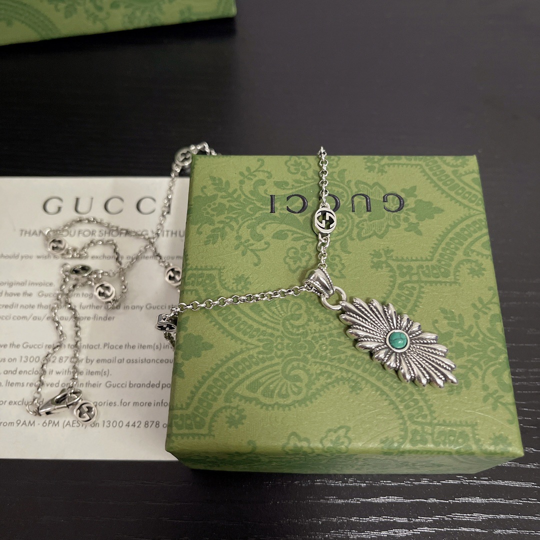 Gucci GG Sunflower Vintage Necklace