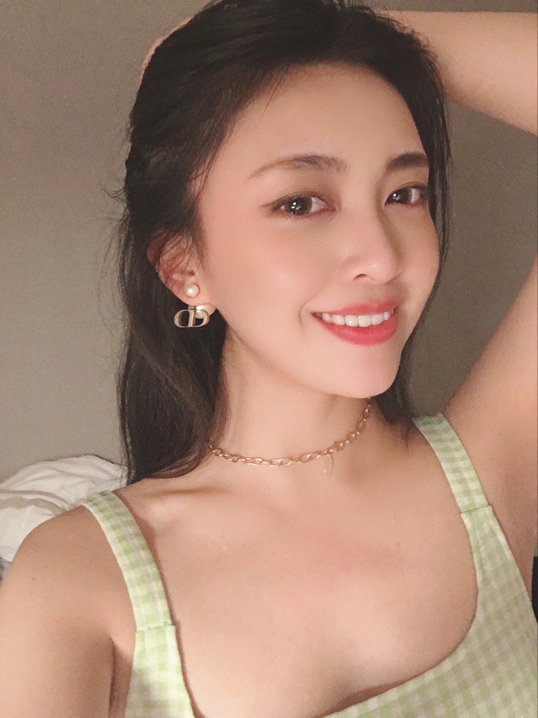 Dior CD letter pearl earrings