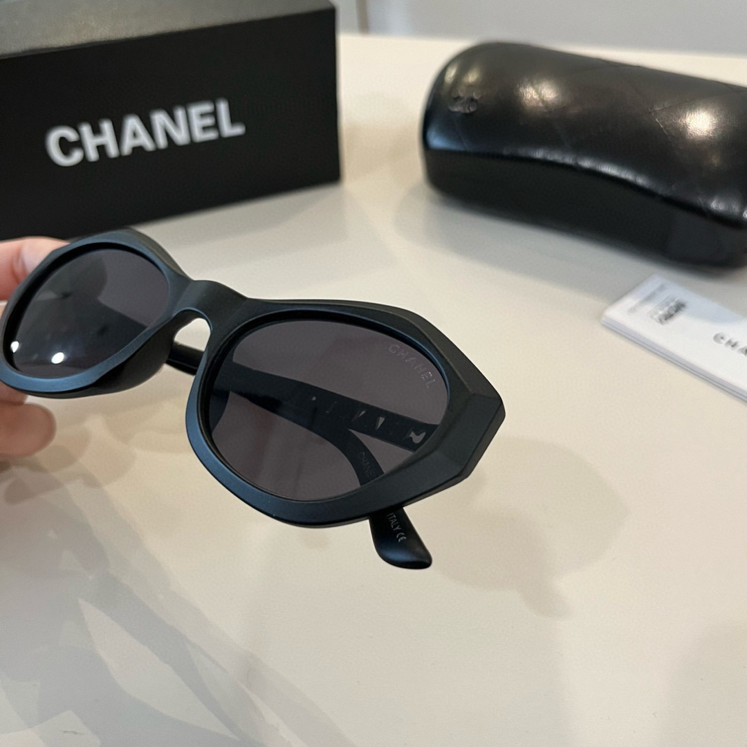 Chanel round frame sunglasses