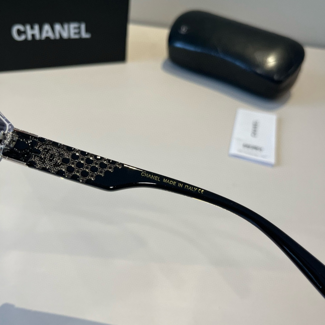 Chanel round frame sunglasses