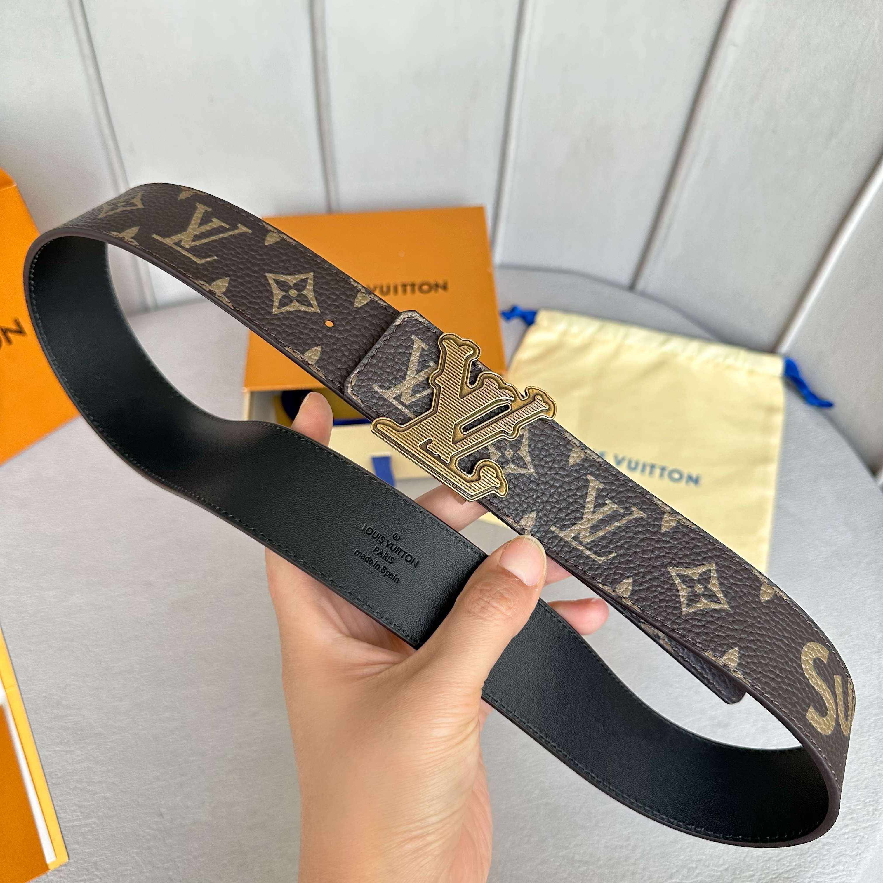 Louis Vuitton Litchi Pattern Double-Sided Cowhide Leather Belt 4CM Width
