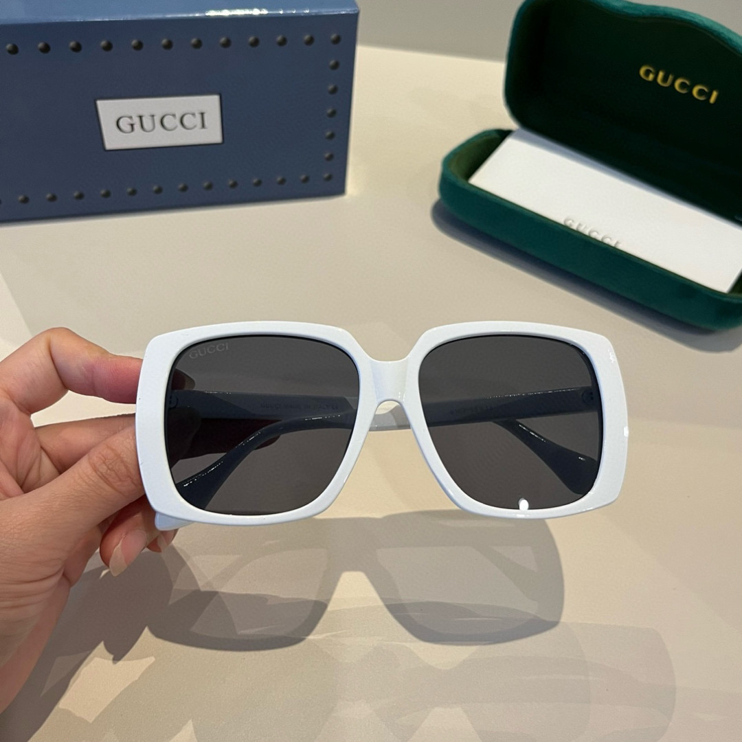 Gucci Round Frame Sunglasses
