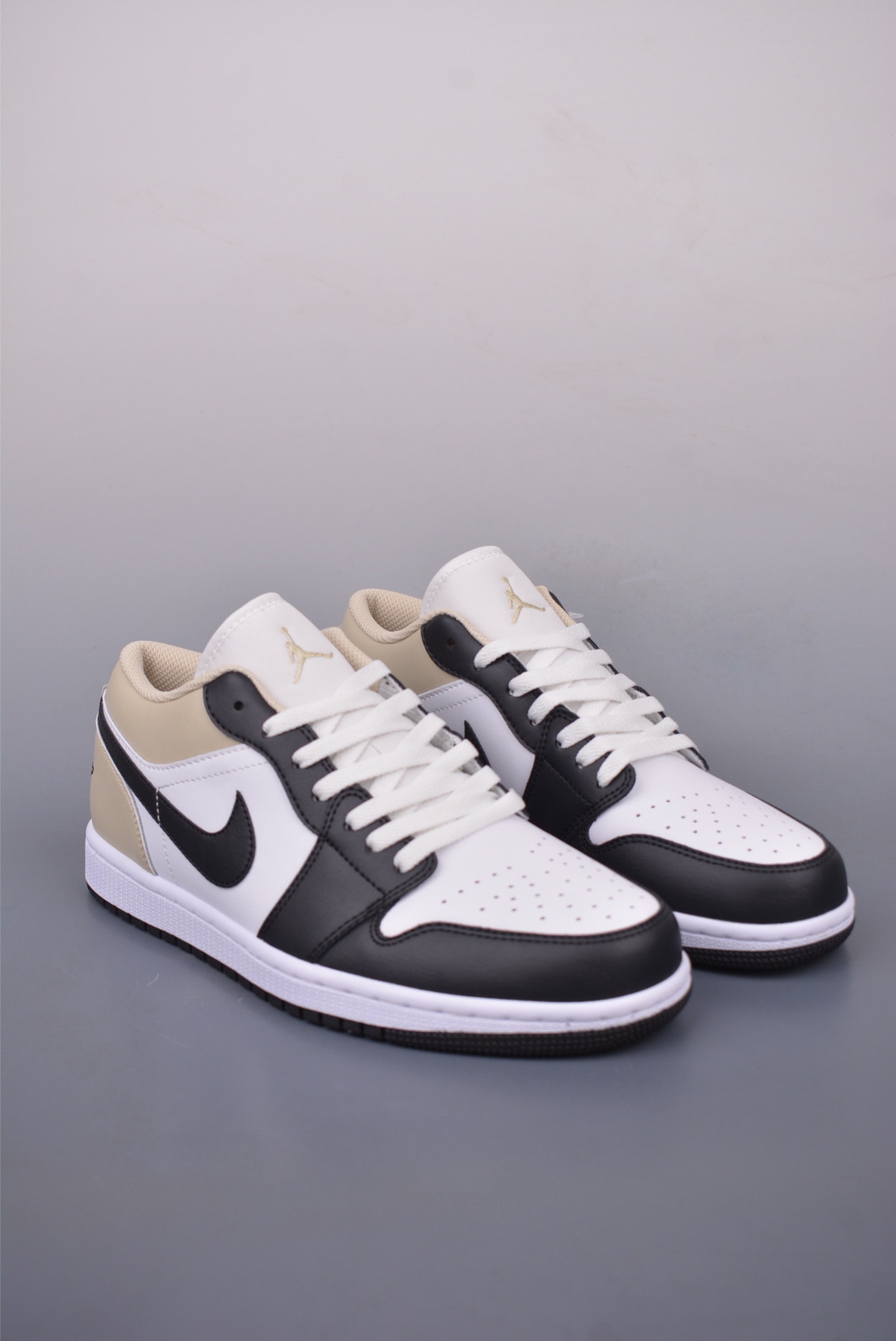 Nike Air Jordan 1 Retro Low OG AJ1 basketball shoes black, white and yellow 553558-153