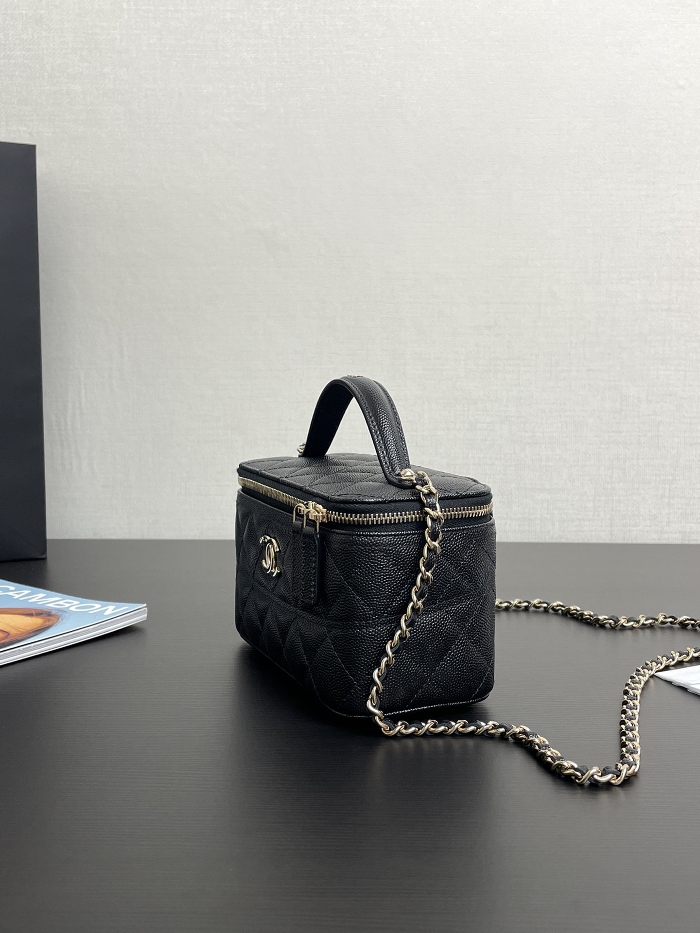 Chanel 25C cosmetic bag 99440