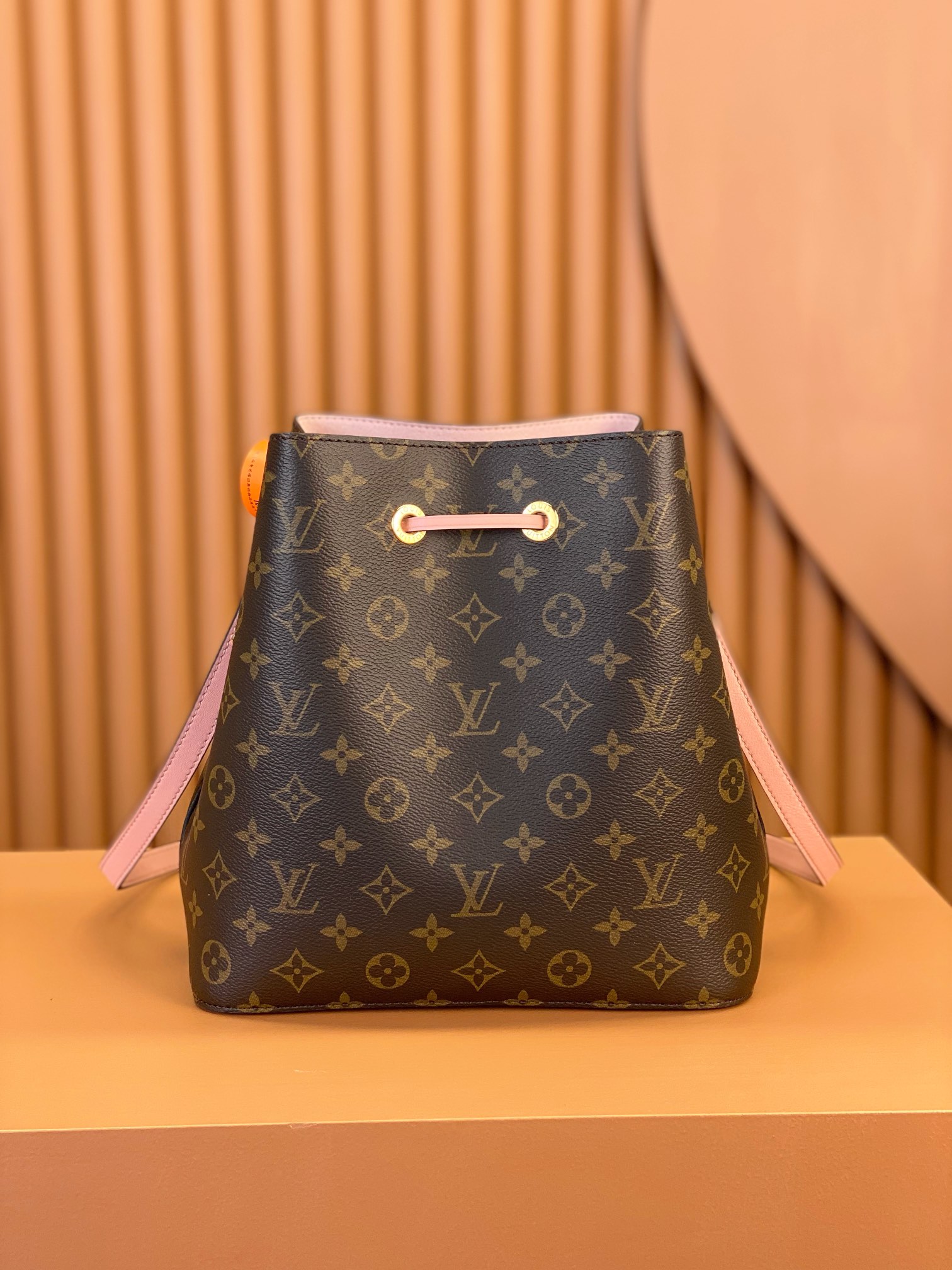 Louis Vuitton NÉONOÉ Medium Handbag M44002