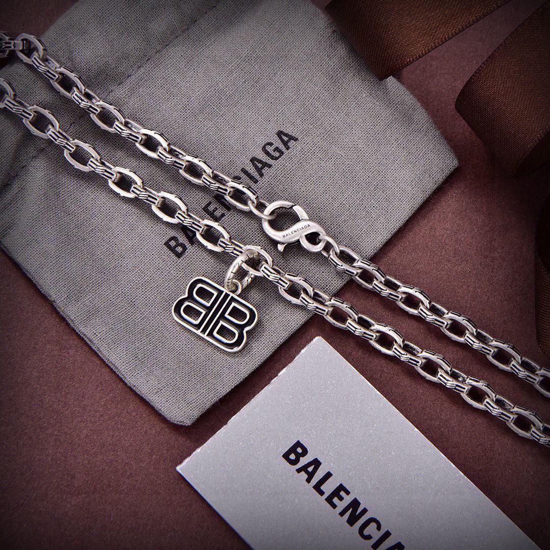 Balenciaga BB round brand chain vintage necklace