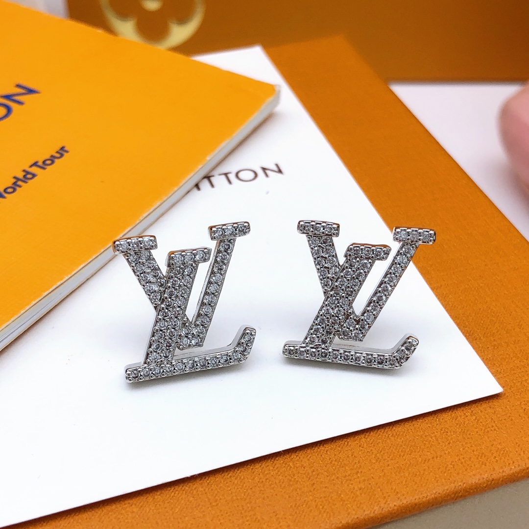 Louis Vuitton Letter Diamond Stud Earrings