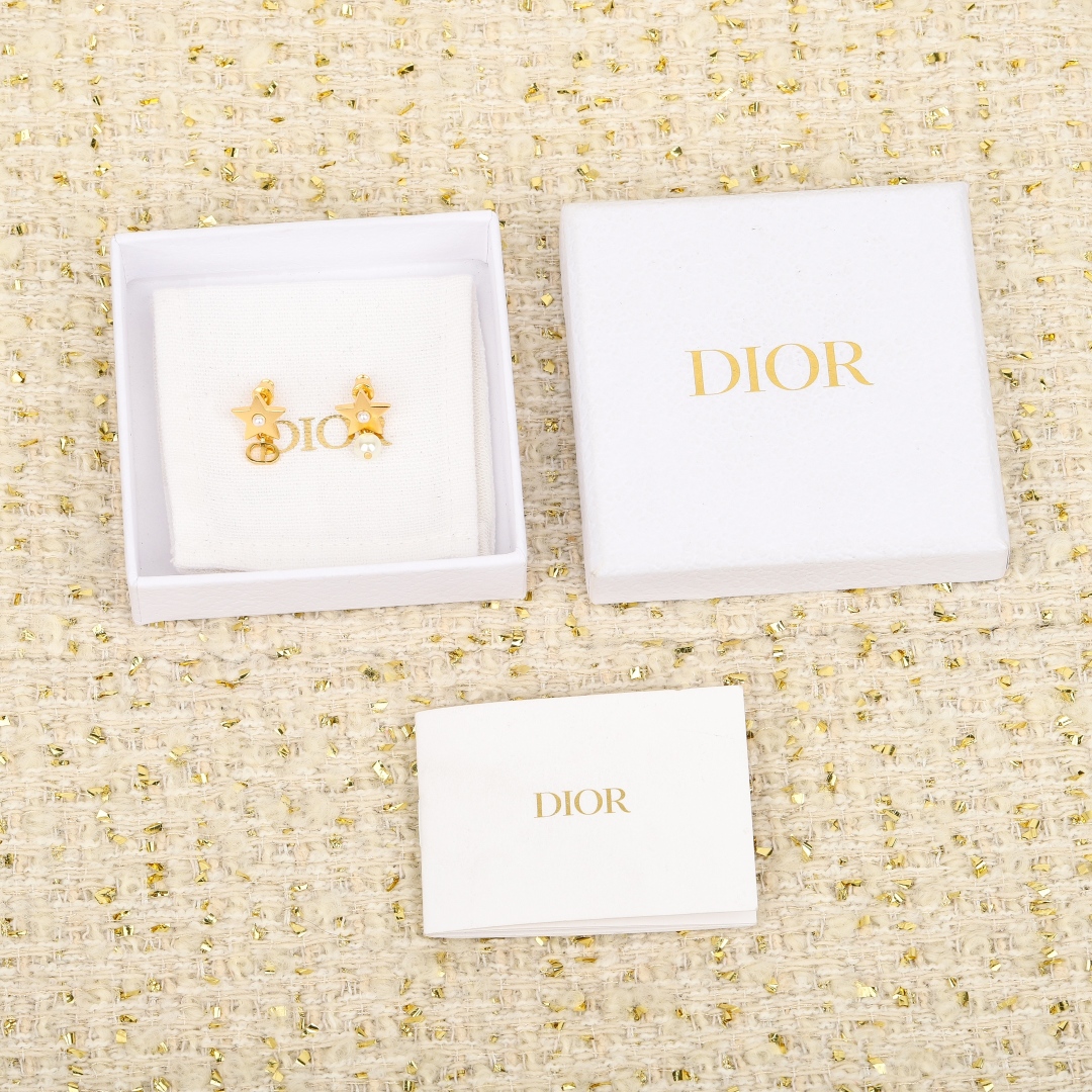Dior 25 five-pointed star earrings
