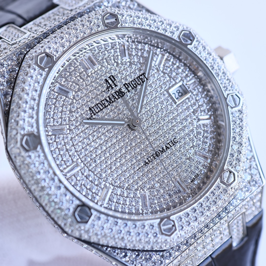 Audemars Piguet Royal Oak Series 15510OR.OO.D002CR.02