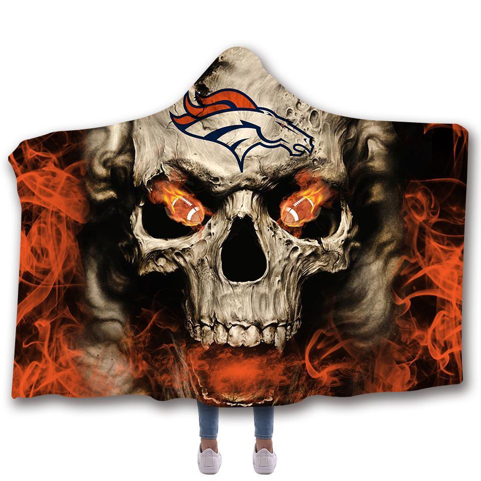 DENVER BRONCOS CLASSIC 3D HOODED BLANKET