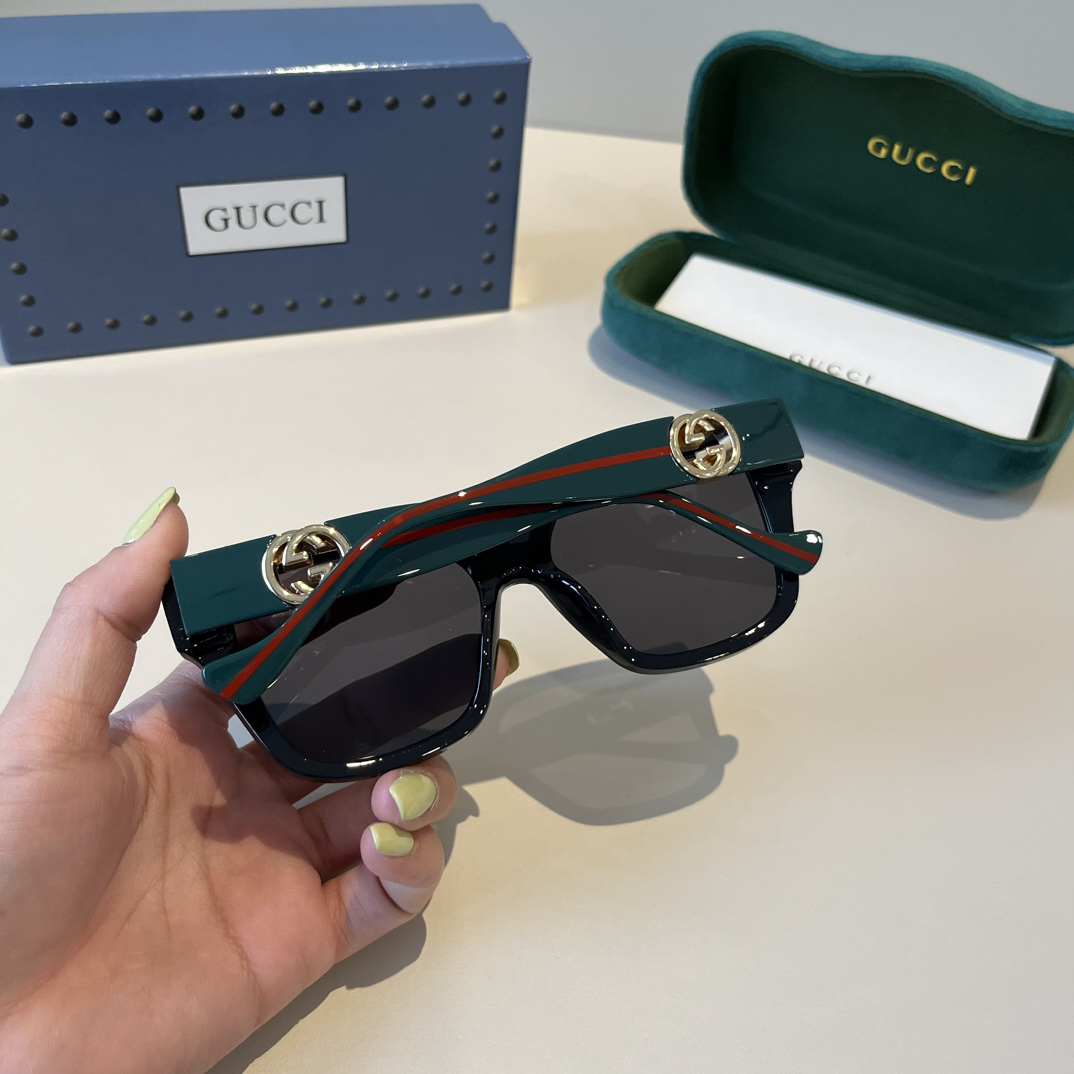 Gucci Round Frame Sunglasses