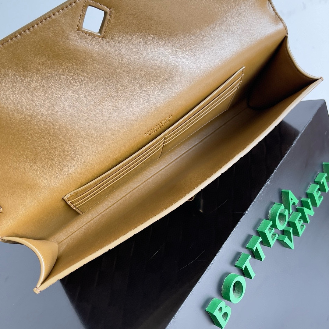 Bottega Veneta Andiamo Evening Clutch 741511