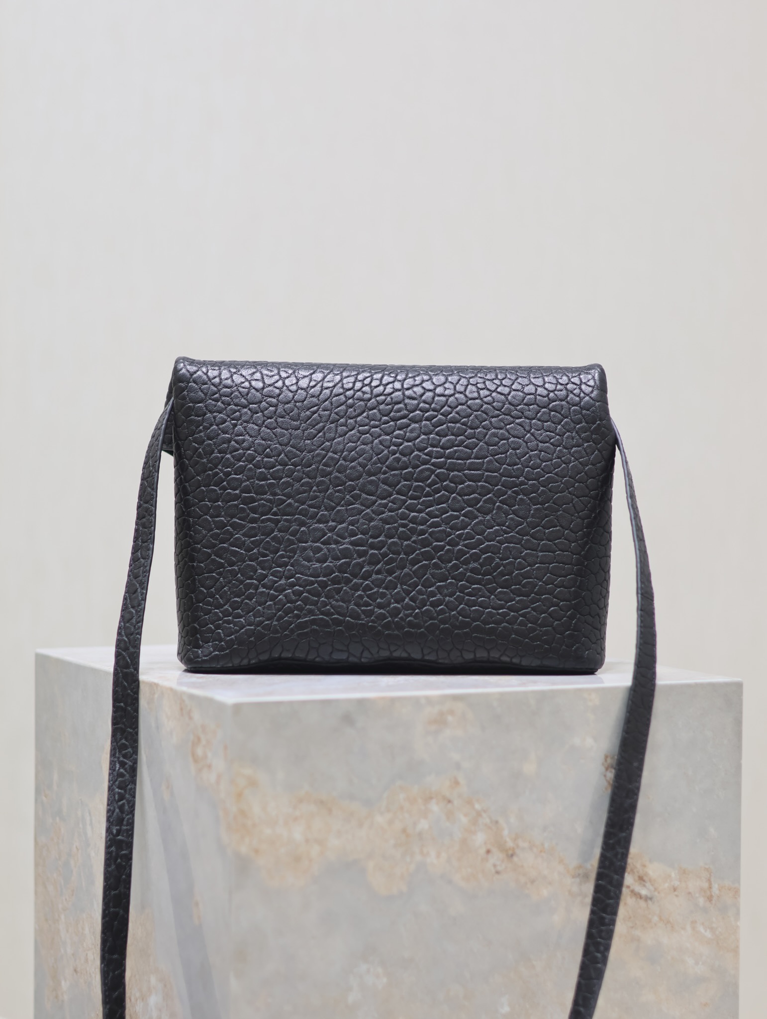 Yves Saint Laurent CASSANDRA Messenger Bag 801490