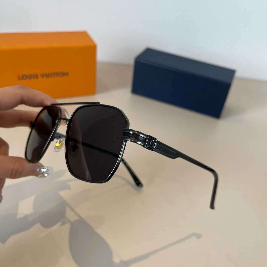 Louis Vuitton square-frame sunglasses