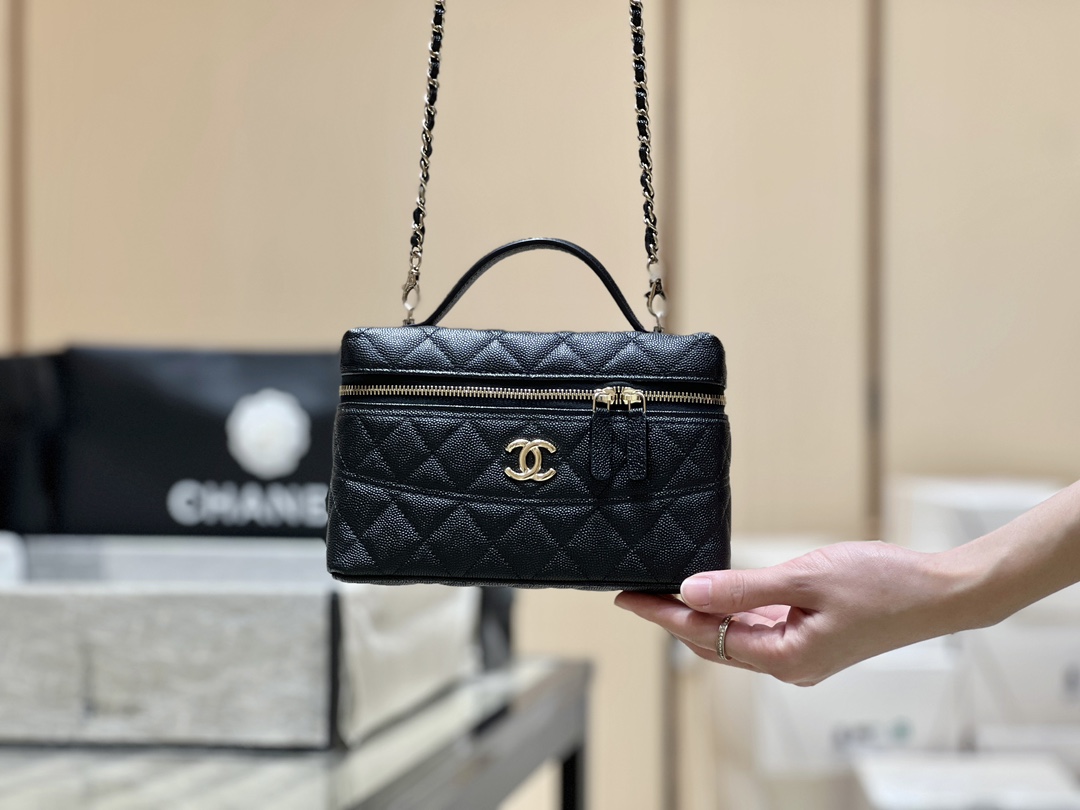 Chanel 25C Early Spring Series Handle Box Bag AP4407