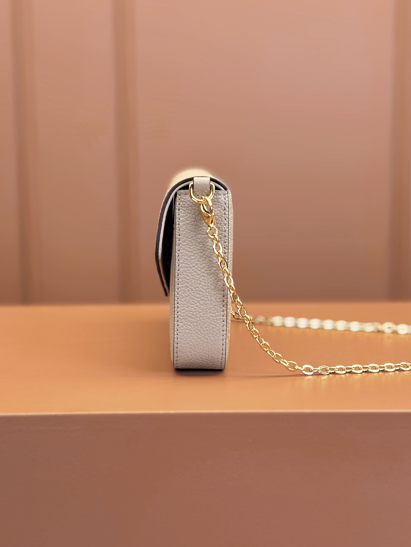 Louis Vuitton POCHETTE FÉLICIE Chain Bag M82609