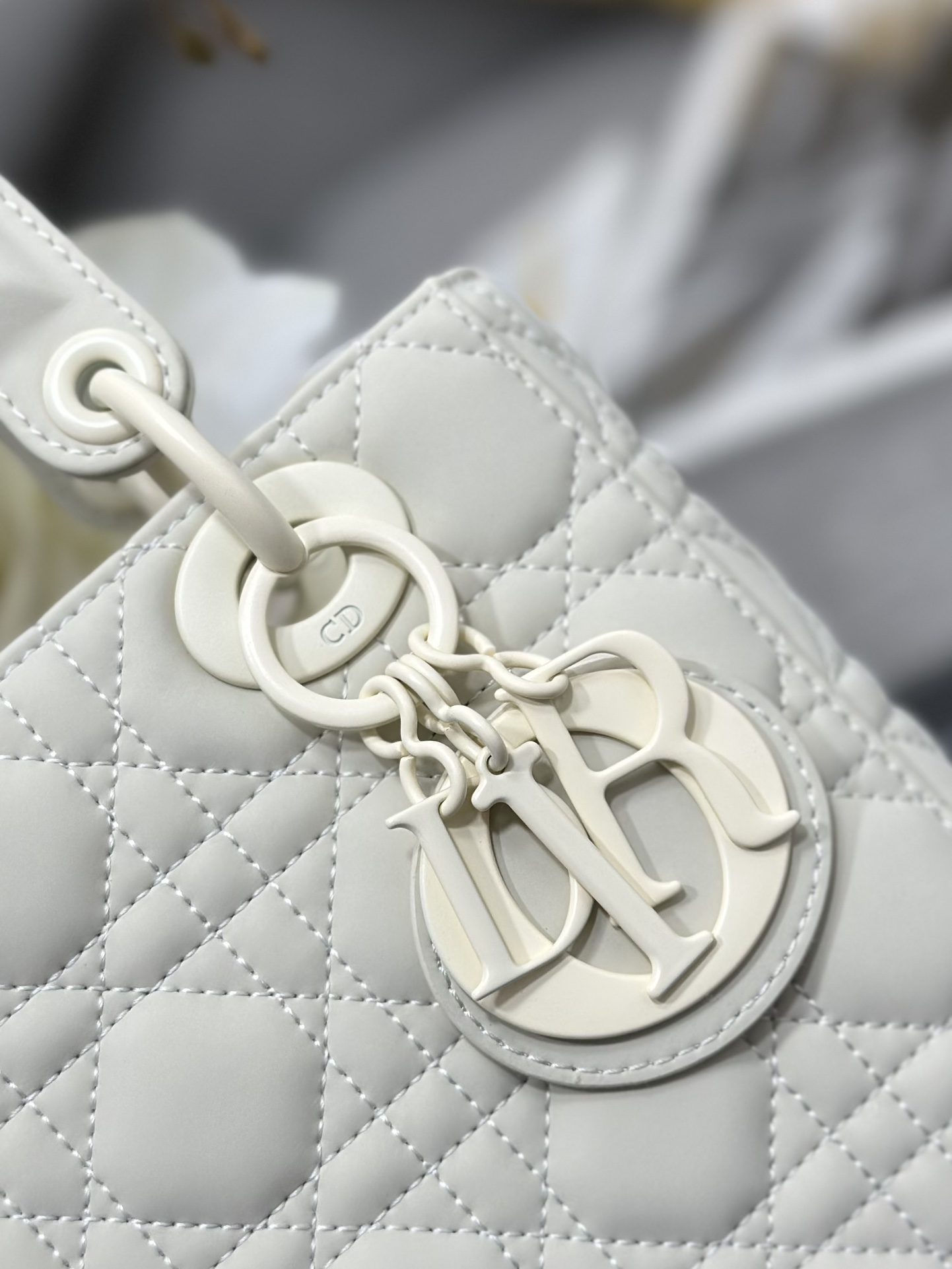 Dior Lady Dior My Four-grid Frosted Badge Lady Dior Bag M0538
