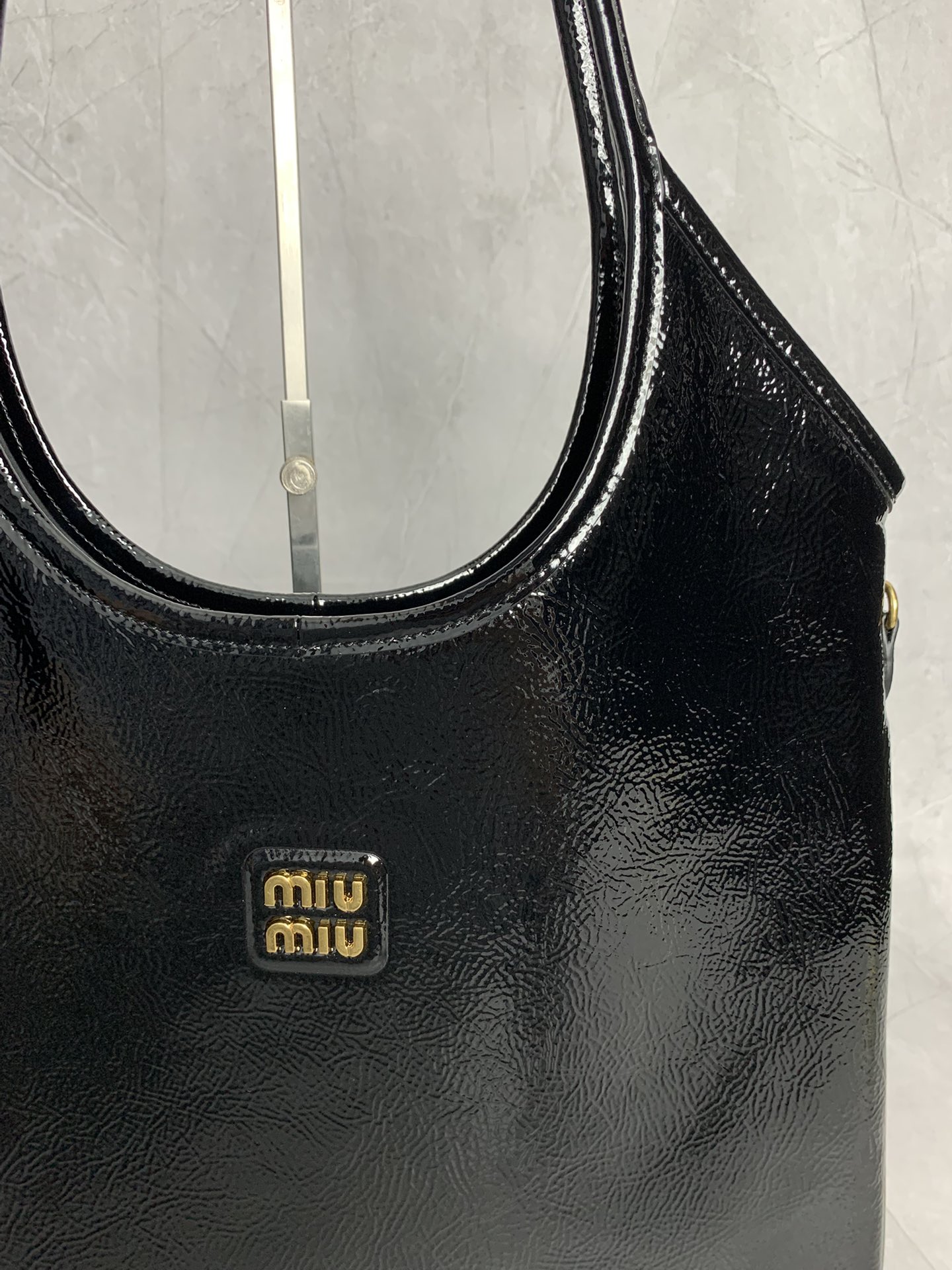 Miu Miu hobo tote 5BG231