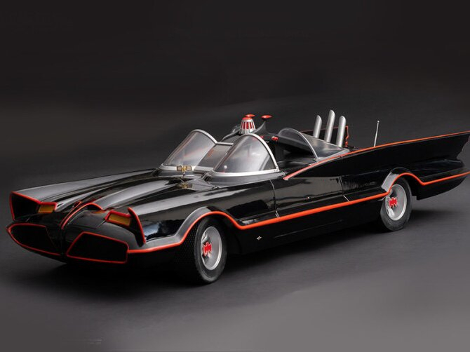 1/6 1966 Batmobile Collectible Vehicle – Ultimate DX version