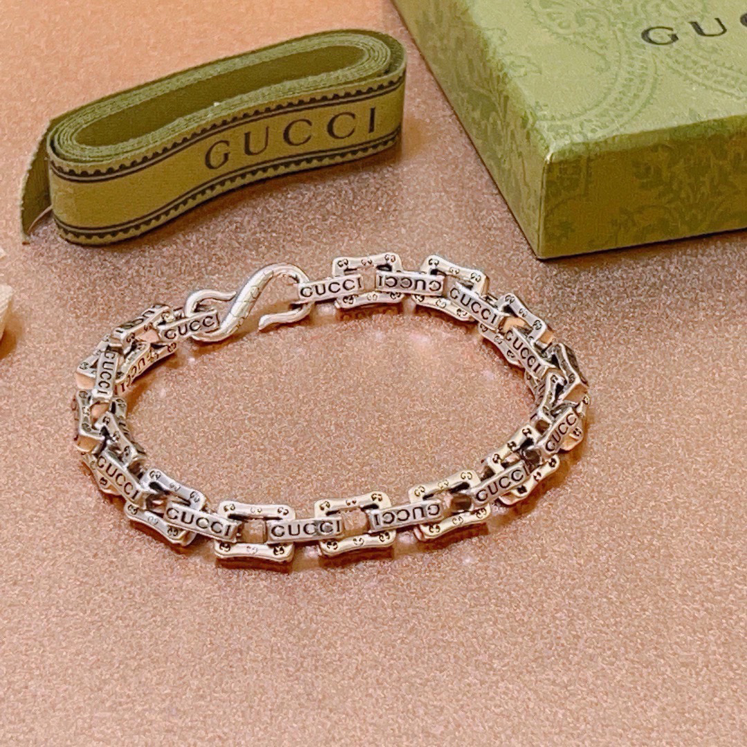 Gucci GG Square Chain Bracelet