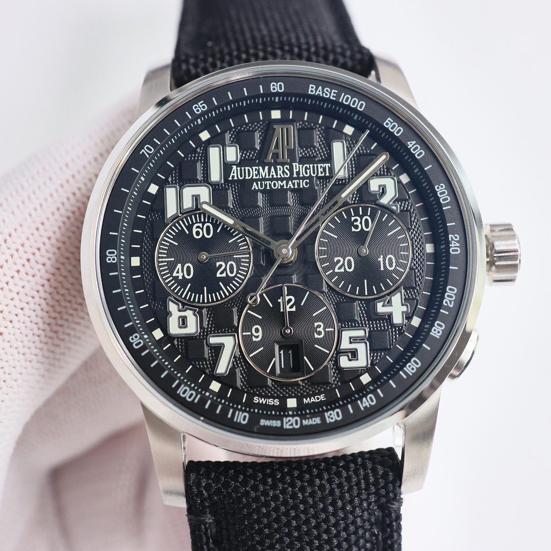 Audemars Piguet Royal Oak 26048 Offshore RW4 41 Chronograph Mechanical Watch
