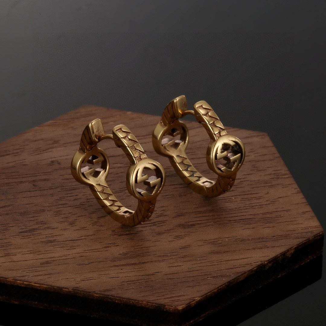 GUCCi vintage gold earrings