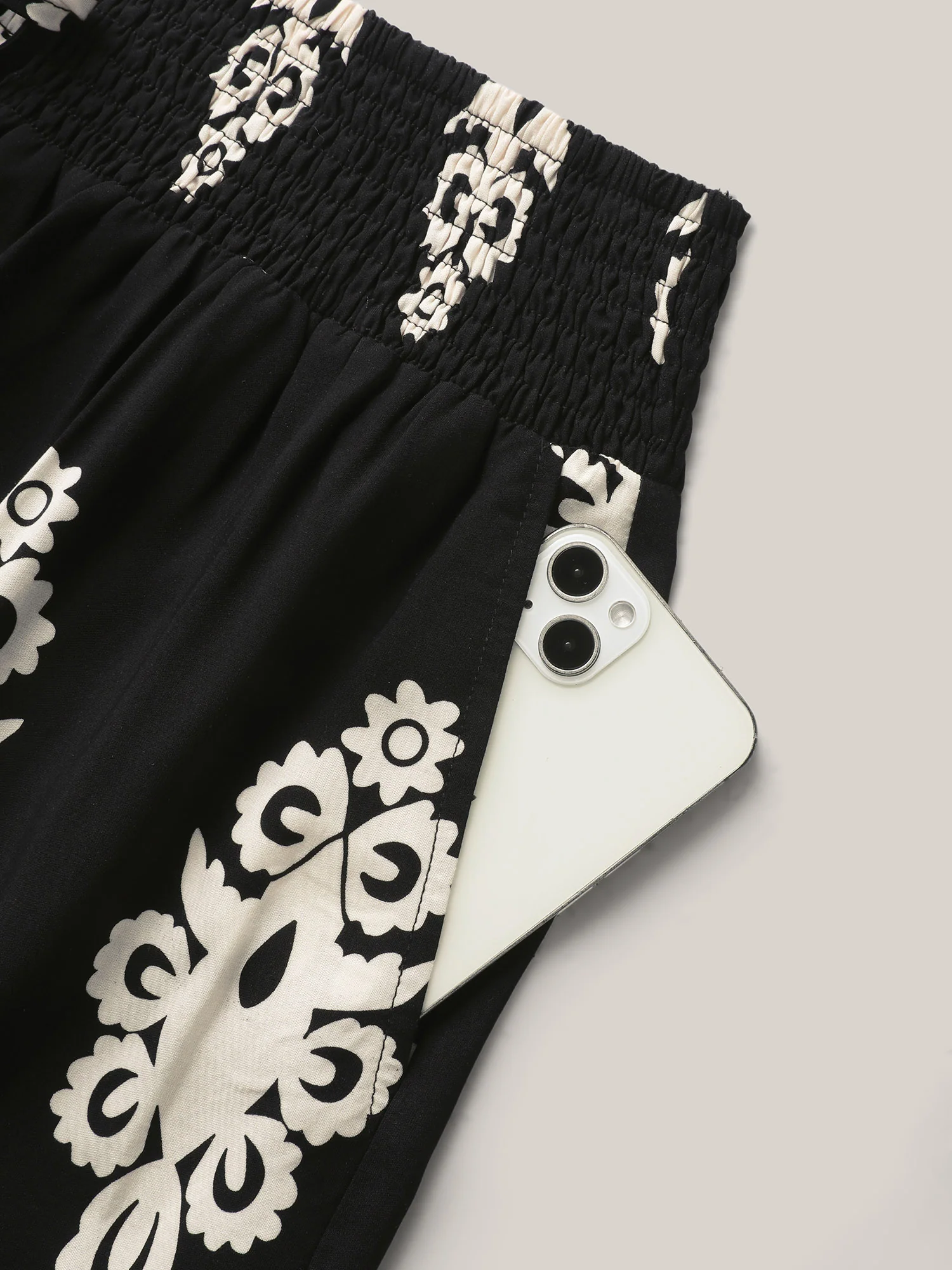 Ornate Print Shirred Wide-Leg Pants