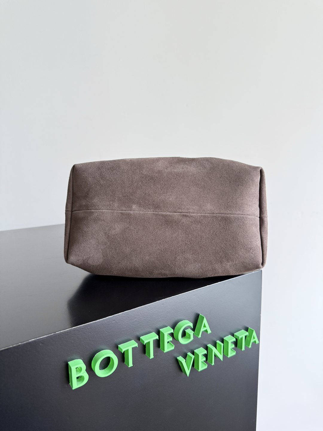 BOTTEGA VENETA 2025 PINACOTECA Small Bag 819004