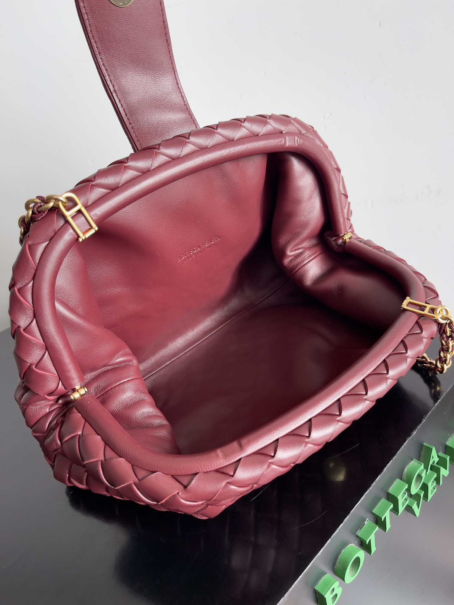 Bottega Veneta LAUREN CLUTCH chain clutch bag 785807