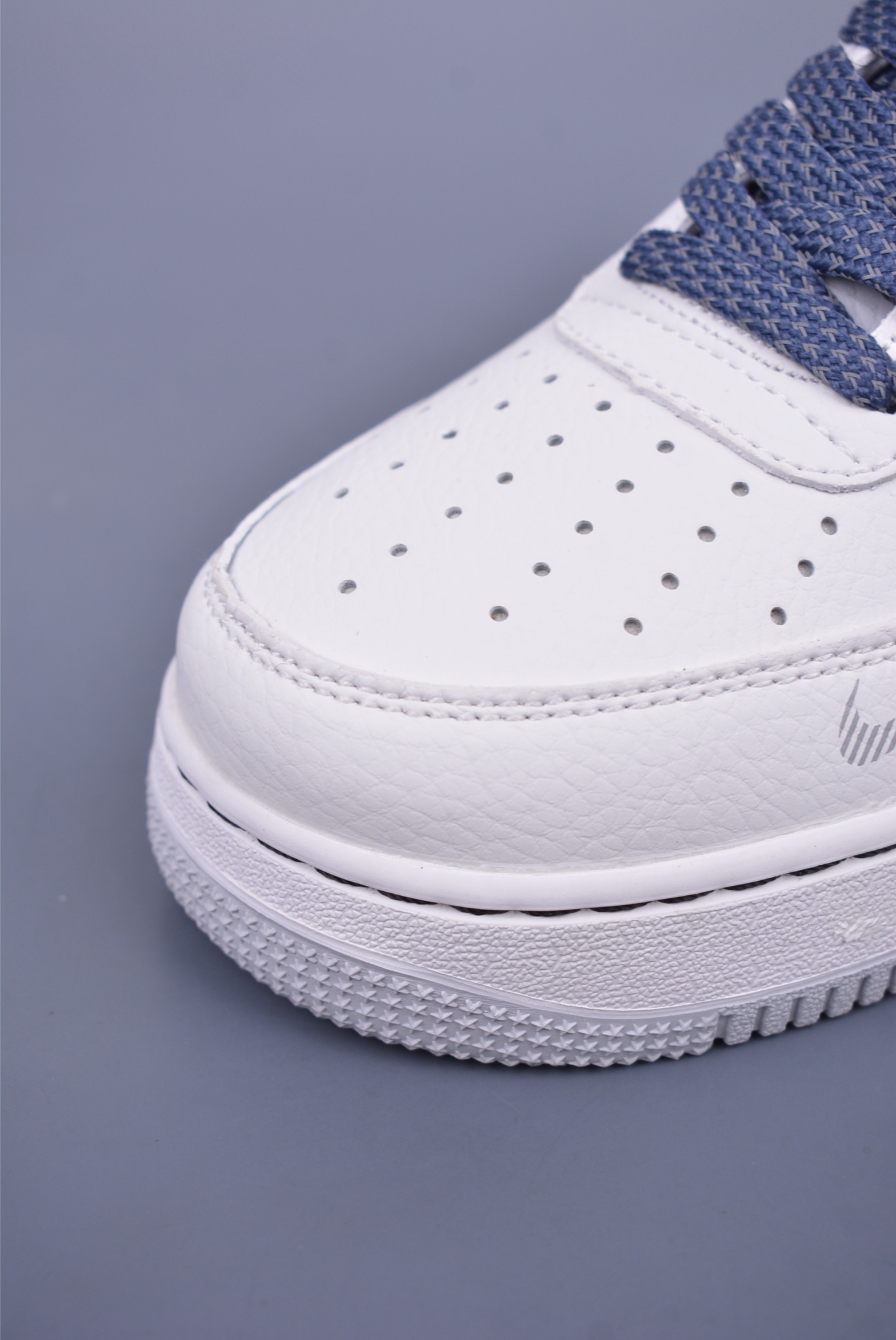 OFF WHITE x Nike Air Force 1’07 Low “Leather White Dark Blue” DQ6628-158