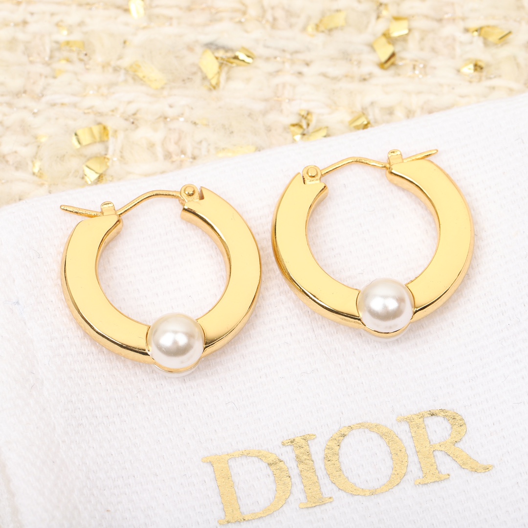 Dior Gold Circle Pearl Earrings