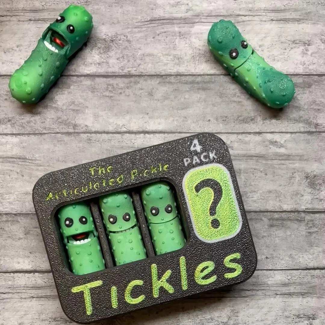 🥒 Pickle Pack Keychain