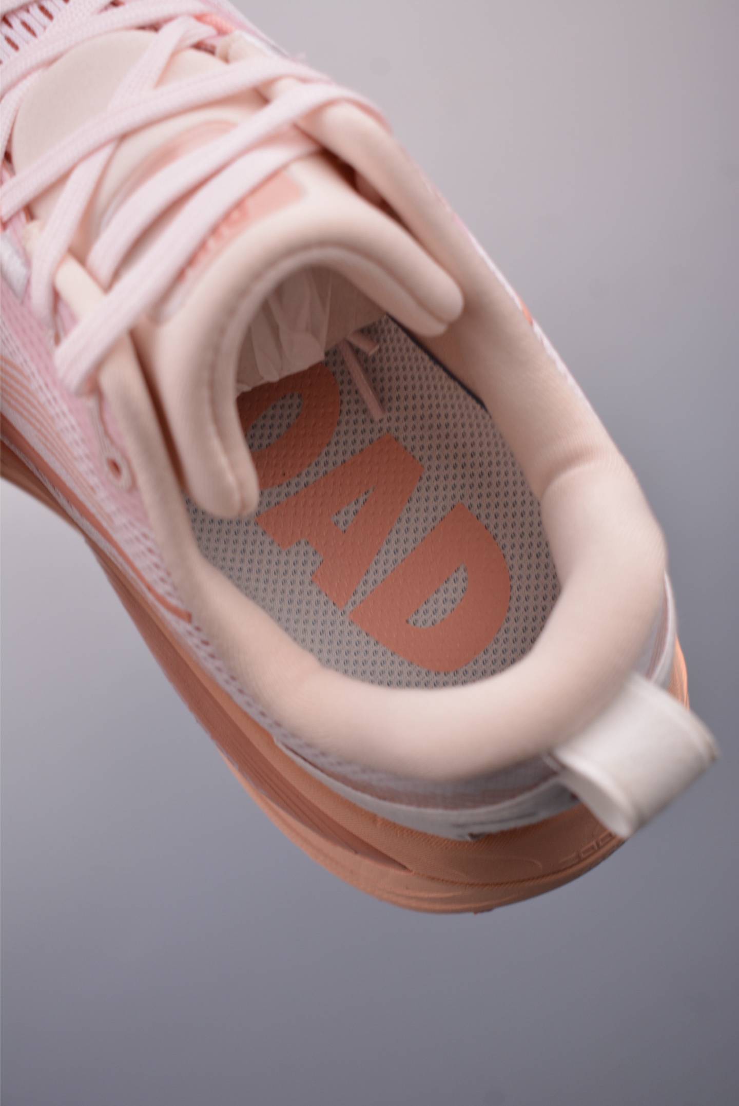 Nike Vomero 18 ZoomX Running Shoes Light Pink HM6804-601